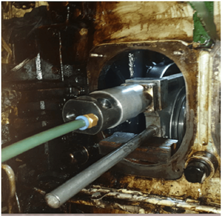 Insitu Compressor Crankshaft Grinding under Process