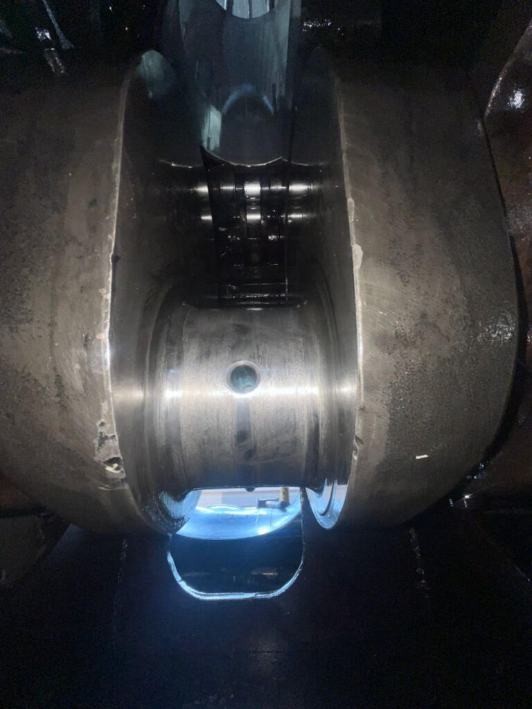 Crankpin Surface with Deep Scoring Lines – YDM4 ALCO 251 Engine