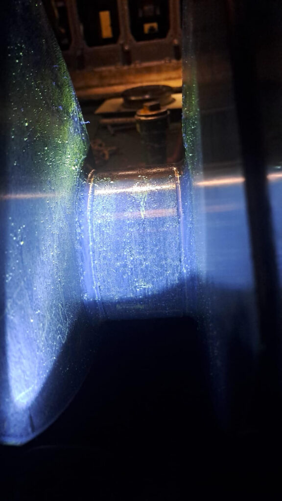 MPI Test of damaged Crankpin of locomotive engine YDM4 ALCO 251