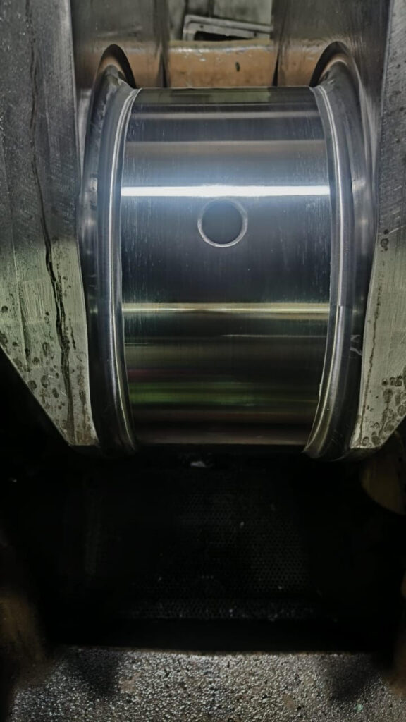 Smooth Crankpin Finish After Grinding and Polishing
