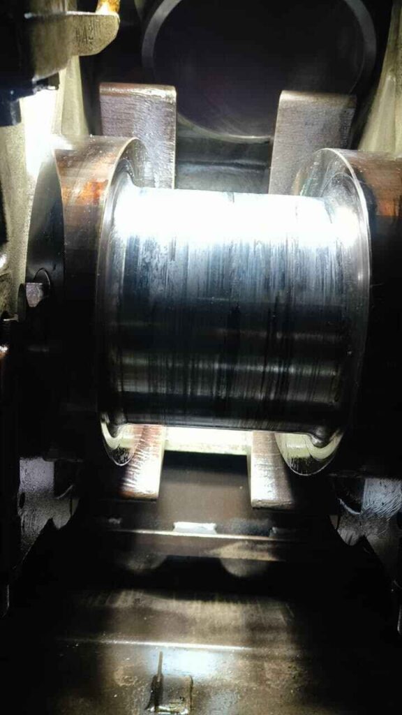 Damaged Crankpin of DUETZ SBV 12M 628 Engine