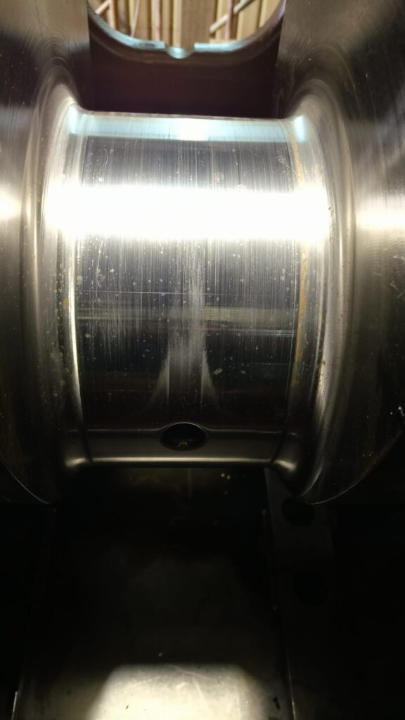 MAK-3 8CM32C crankpin having scoring line marks